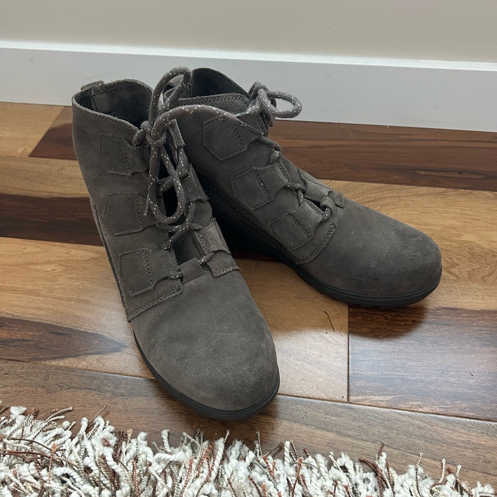Sorel Evie Grey Suede Lace Up Boots Size 8